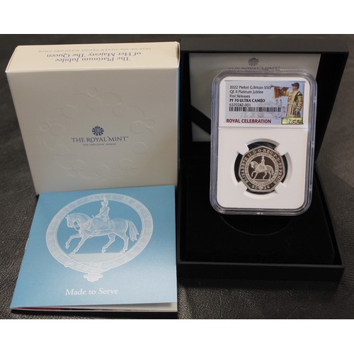 204 - 2022 Silver proof piedfort 50p featuring the equestrian obverse by John Bergdahl and 