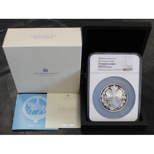 240 - 2022 Silver proof 5oz £10 struck in celebration of HM The Queen's Platinum Jubilee. Obverse & re... 