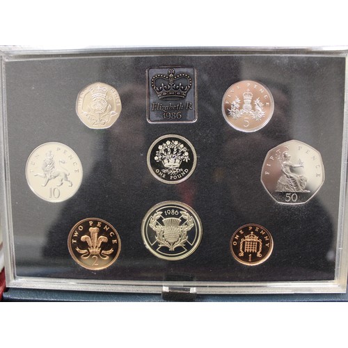 217 - Deluxe 1992 Proof Set. 1986 Deluxe Proof Year Set. 1970 Year Set x 2. Falkland Island Liberation Pro... 