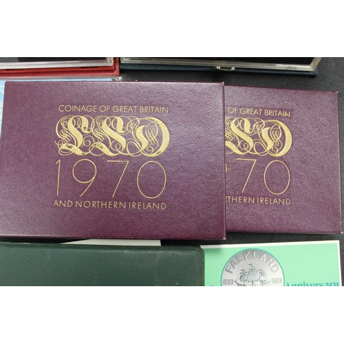 217 - Deluxe 1992 Proof Set. 1986 Deluxe Proof Year Set. 1970 Year Set x 2. Falkland Island Liberation Pro... 