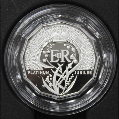 251 - The Platinum Jubilee, a coin and stamp pair including Australia silver proof 50 cents, as issued, ca... 