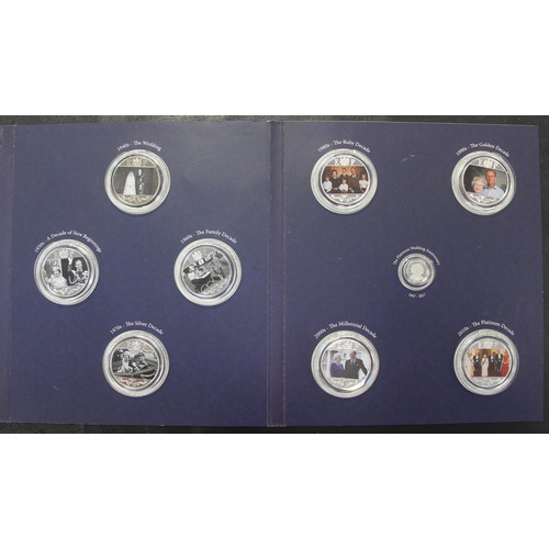 136 - The Platinum Wedding Anniversary Photographic Collection including a 2017 Gibraltar 1/10oz Platinum ... 