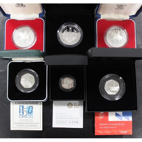 195 - Silver proof piedfort & silver proof coins (6) comprising 2018 Sapphire Anniversary £5, 1977 Sil... 