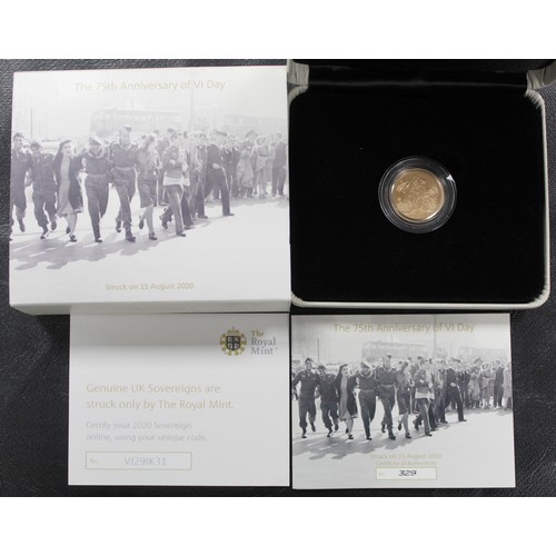 104 - 2020 Strike on the Day plain edge sovereign commemorating the 75th Anniversary of VJ Day. Date in ex... 