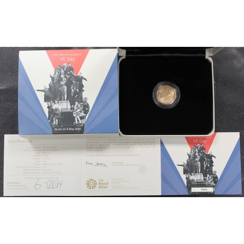 103 - 2020 Strike on the Day plain edge sovereign commemorating the 75th Anniversary of VE Day. Date in ex... 