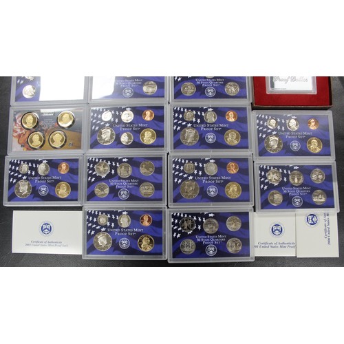 303 - Coins of America, an assortment of mixed coins comprising 6 x US Mint proof sets (2000, 2001, 2002, ... 