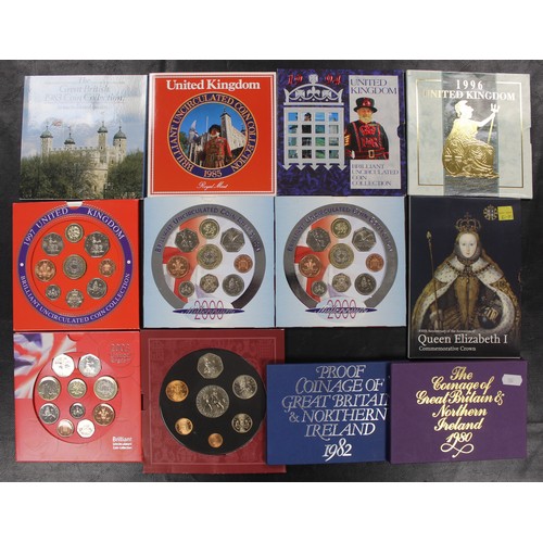 213 - BUNC & Proof year sets and coins (12). BUNC year sets 1983, 1985, 1994, 1995, 1997, 2000 (2) &am... 