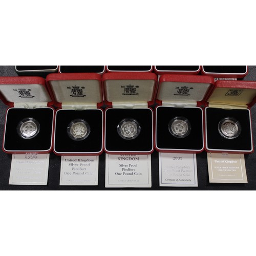 159 - Silver proof piedfort £1 coins (10) comprising 1983, 1988, 1989, 1993, 1994, 1996, 1998, 1999, 2001 ... 
