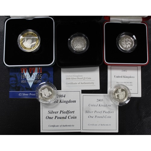 213 - Silver piedfort proof & silver proof coins (7) comprising 2004 piedfort Entente Cordiale £5, 200... 