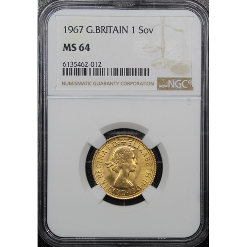 165 - 1967 Sovereign, NGC MS64, Elizabeth II. Obverse portrait by Mark Gillick. A vibrant, lustrous exampl... 