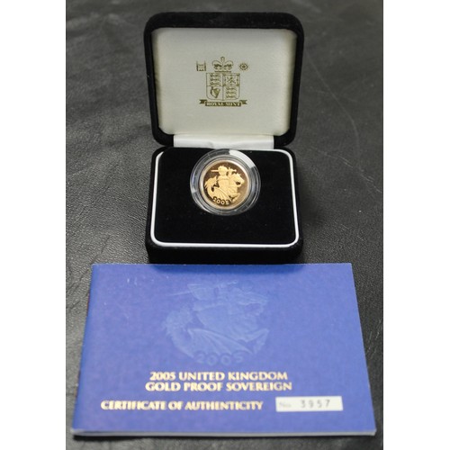 185 - 2005 Proof sovereign, Elizabeth II. Special reverse design with stylised St. George & the Dragon... 