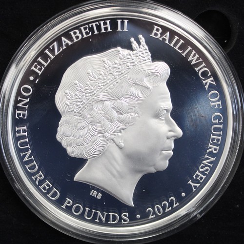 298 - Guernsey 2022 1kg £100 silver coin, Elizabeth II, commemorating the Platinum Jubilee. A small handli... 