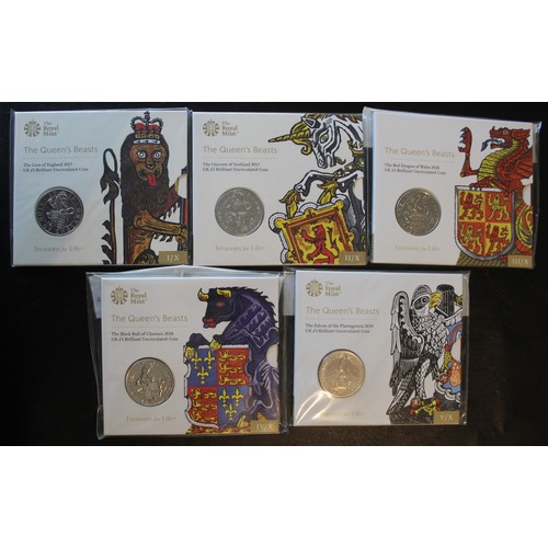 253 - A collection of the first five BUNC Queen's Beasts £ 5 coins including 2017 Lion of England, 2017 Un... 