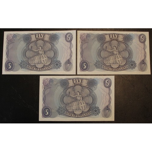 9 - Bank of England £5 banknotes (3) comprising of a serial run of 3 J.Q. Hollom Series C issues (S/N E5... 