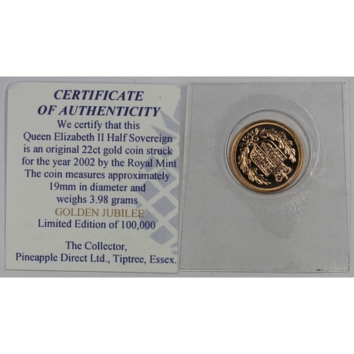 103 - 2002 Half sovereign, Elizabeth II. In blister pack with COA and housed in case (this worn). Obverse ... 