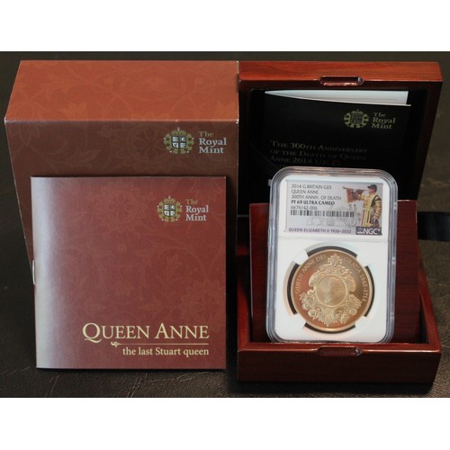 142 - NGC PF69 Ultra Cameo 2014 gold proof five pounds (£5) commemorating the 300th Anniversary of the Dea... 