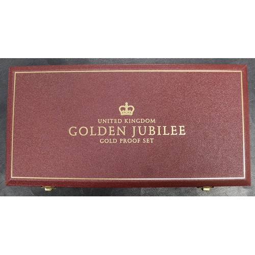 156 - 2002 Golden Jubilee 13-coin gold proof set, Elizabeth II. Comprising five pounds crown to Maundy Set... 