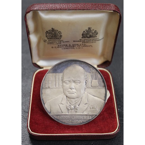 422 - Winston Churchill commemorative medal in silver by Spink & Sons London. Obverse with bust facing... 