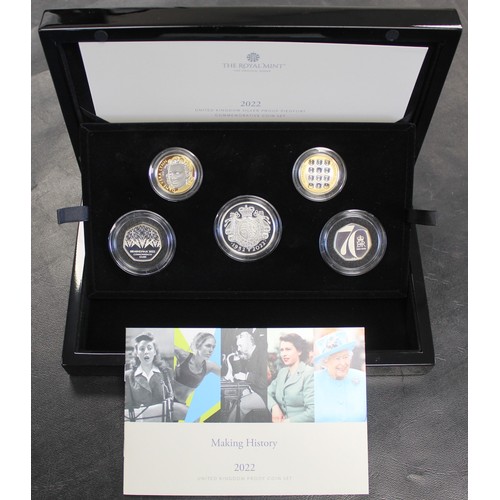 398 - 2022 Silver proof piedfort 5-coin commemorative set including £5 and 50p struck to celebrate the Pla... 