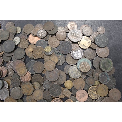 319 - Over 3.5kg mainly 19th century mixed UK & World copper and bronze coins. A varied assortment wit... 