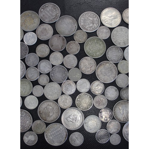 322 - British India, approx. 550g silver issues, two anna to one rupee of which most are pre-1920 examples... 