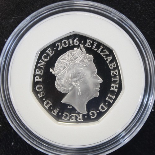 175 - 2016 Peter Rabbit Silver proof 50p, Elizabeth II. The key coin of the series complete with case, COA... 