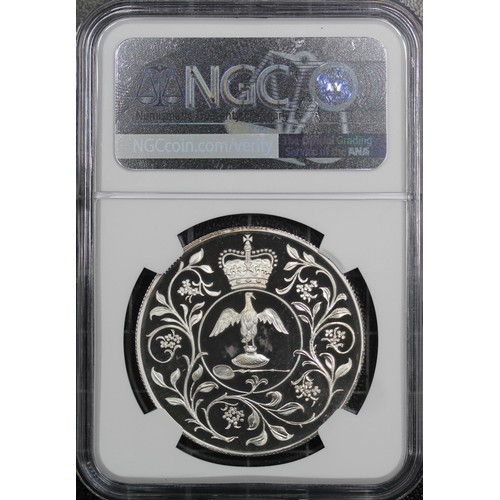 236 - NGC PF68 Ultra Cameo 1977 Silver proof crown, Elizabeth II. Struck to commemorate the silver Jubilee... 