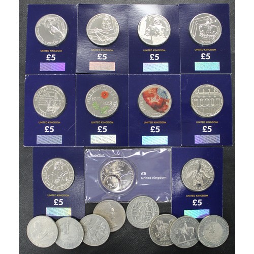 291 - An assortment of £5 coins presented loose and in cards (19). The carded coins include a set of 2019 ... 