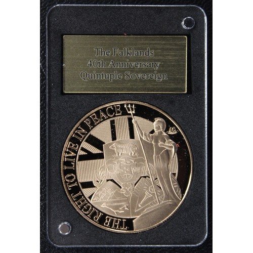 240L - Gibraltar, 2022 Gold proof five sovereign, Elizabeth II. Struck to commemorate the 40th Anniversary ... 