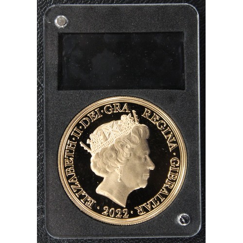 240L - Gibraltar, 2022 Gold proof five sovereign, Elizabeth II. Struck to commemorate the 40th Anniversary ... 