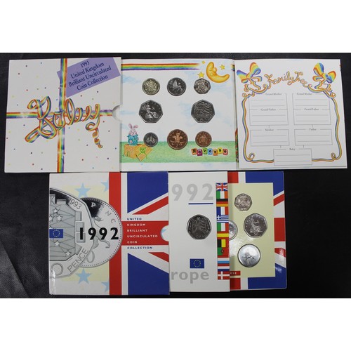 132 - BUNC 1992 & 1993 Baby year sets, both including the scarce 1992-1993 dual date EEC 50p. Coins al... 