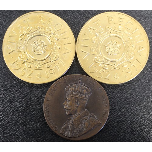 74 - Official Royal Mint issue medals (3) comprising 1924 British Empire Exhibition in bronze and 1977 Si... 