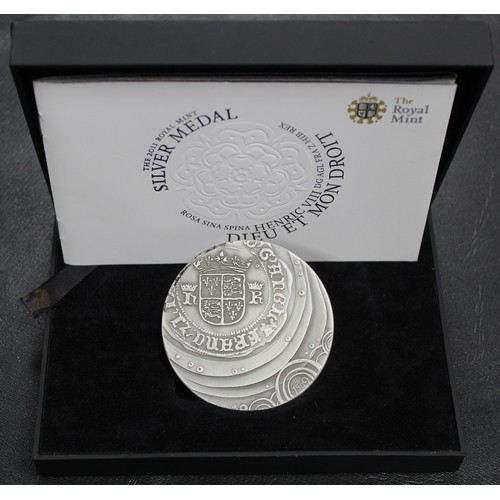 86 - 2011 Royal Mint 5oz silver medal. Struck in sterling silver with a design highlighting mint marks us... 