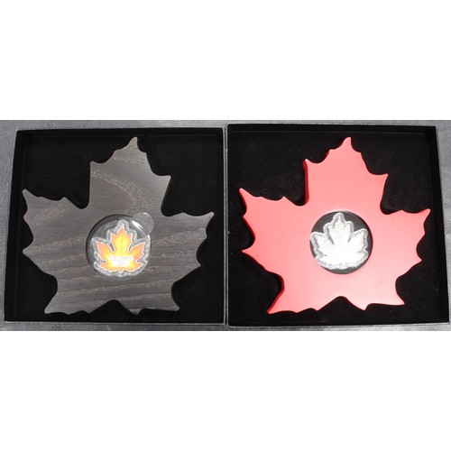 171 - Canada, 2015 & 2016 1oz fine silver Maple $20. Both presented in mountable display holders the l... 