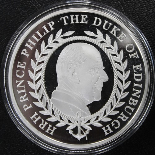 277 - HRH Prince Philip 5oz commemorative medal struck by the Jubilee Mint. Believed to be struck followin... 