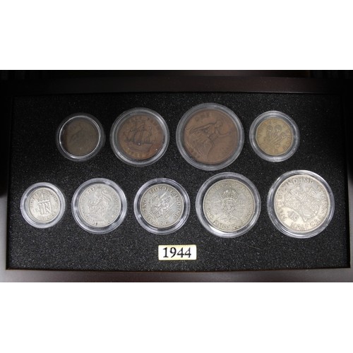 334 - 1939-1945 The British Coins of World War II, a complete collectors set presented in specially design... 