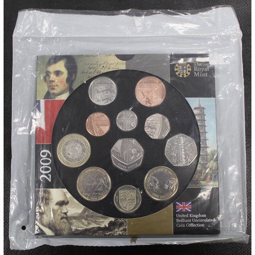 250 - 2009 11-coin brilliant uncirculated year set featuring both Kew Gardens 50p and set-only shield reve... 