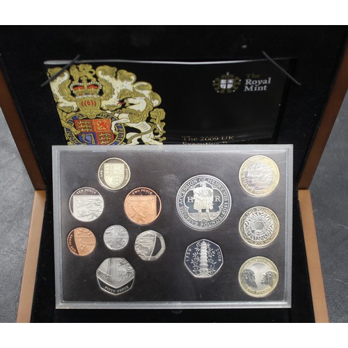 264 - 2009 Royal Mint Executive 12-coin proof set including the iconic Kew Gardens 50p. Coins as struck wi... 