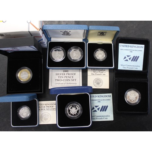 302 - An assortment of silver proof coins (7) including 2013 Underground Roundel £2, 1986 Commonwealth Gam... 