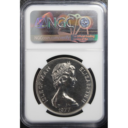 328 - Isle of Man, NGC MS65 1977 crown, Elizabeth II. Struck to commemorate the silver Jubilee of Queen El... 