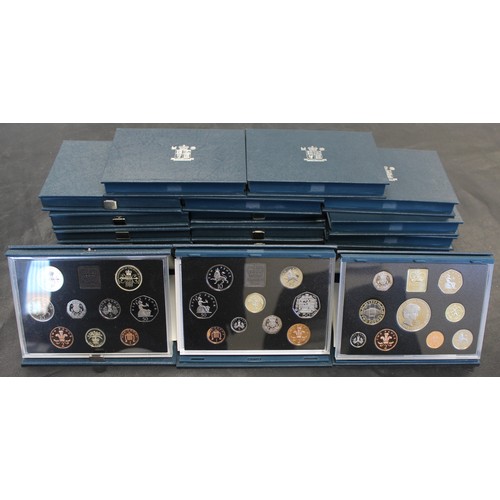 272 - Royal Mint proof sets (17) formed of a full date run from 1983 to 1999. Some toning to the earliest ... 