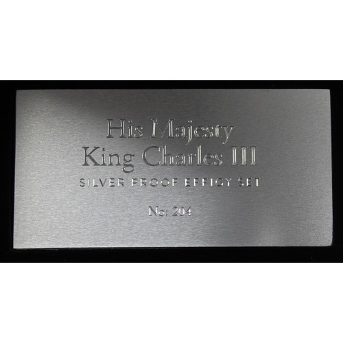 303 - King Charles III silver proof effigy 2-coin set. A future classic pairing featuring the first uncrow... 