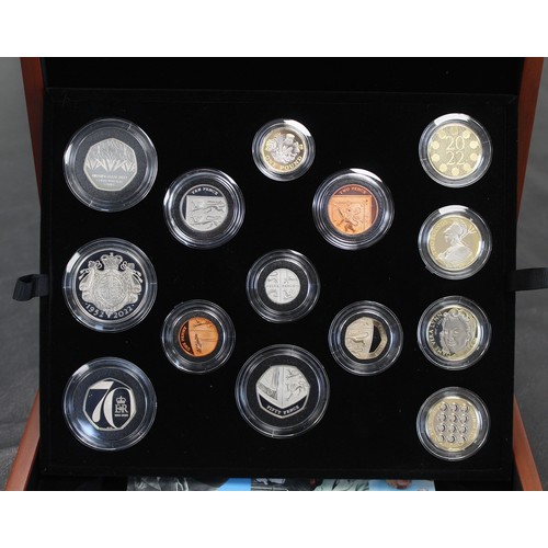 300 - 2022 Royal Mint 13-coin premium proof year set, Elizabeth II. Includes Platinum Jubilee £5 & 50p... 