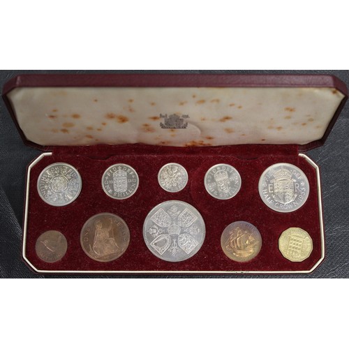 147 - 1953 Proof Set in original Royal Mint case. An original and well matched set with the cupro-nickel i... 