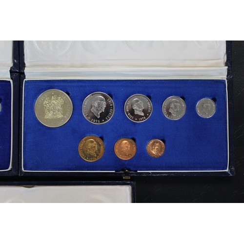 333 - A small collection of South Africa Mint proof sets (5) comprising 1967, 1970, 1976, 1977 & 1984.... 