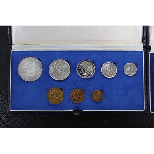 333 - A small collection of South Africa Mint proof sets (5) comprising 1967, 1970, 1976, 1977 & 1984.... 