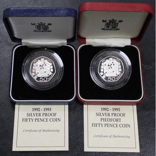 210 - Silver proof & silver proof piedfort 1992-1993 EEC Dual Date 50p coins. Both as struck, cased wi... 