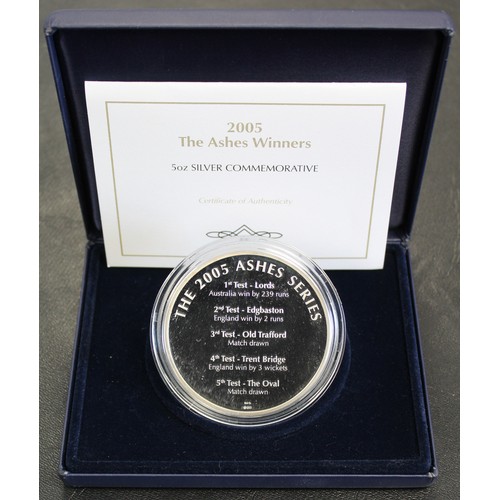 308 - 2005 5oz silver proof medal commemorating the Ashes Cricket Victory. Struck in fine .999 silver with... 