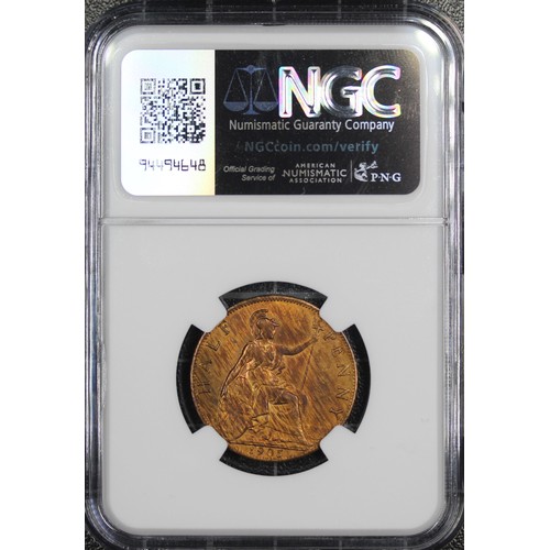 35 - 1905 Half Penny, NGC MS62, Edward VII. Streaky toning draws the eye in towards what is a shining exa... 