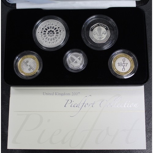 262 - 2007 Silver proof piedfort 5-coin set in black leatherette presentation case with COA/information bo... 